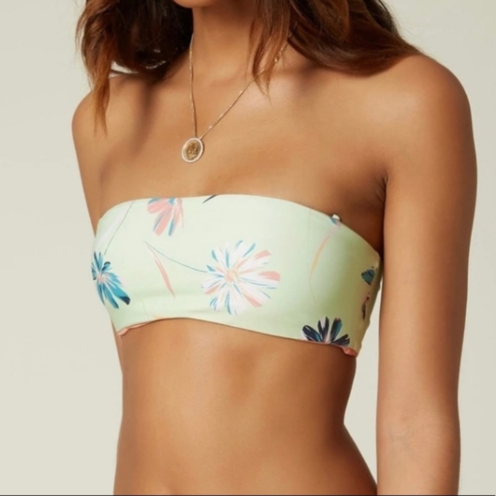 🌞NWT O'Neill bikini top!